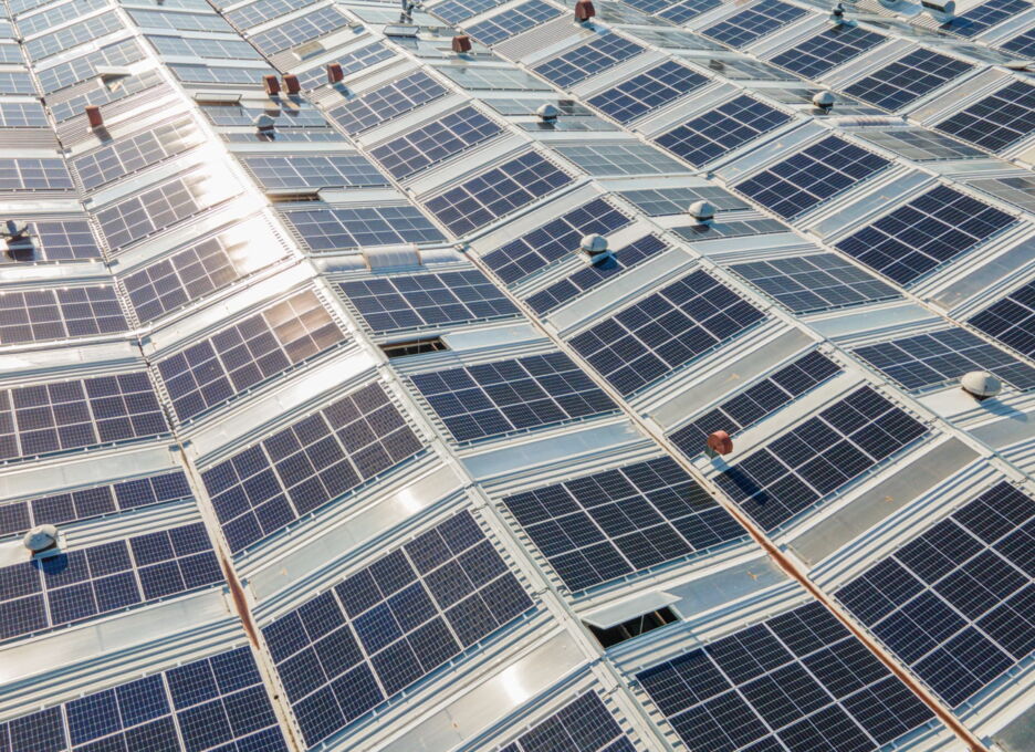 Sončna elektrarna 1,41 MWp na strehi tovarne LIV Systems