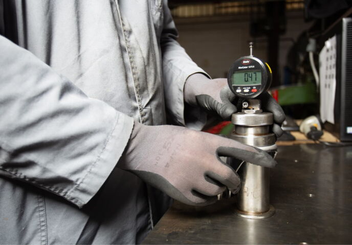 Checking a part with a digital dial gauge