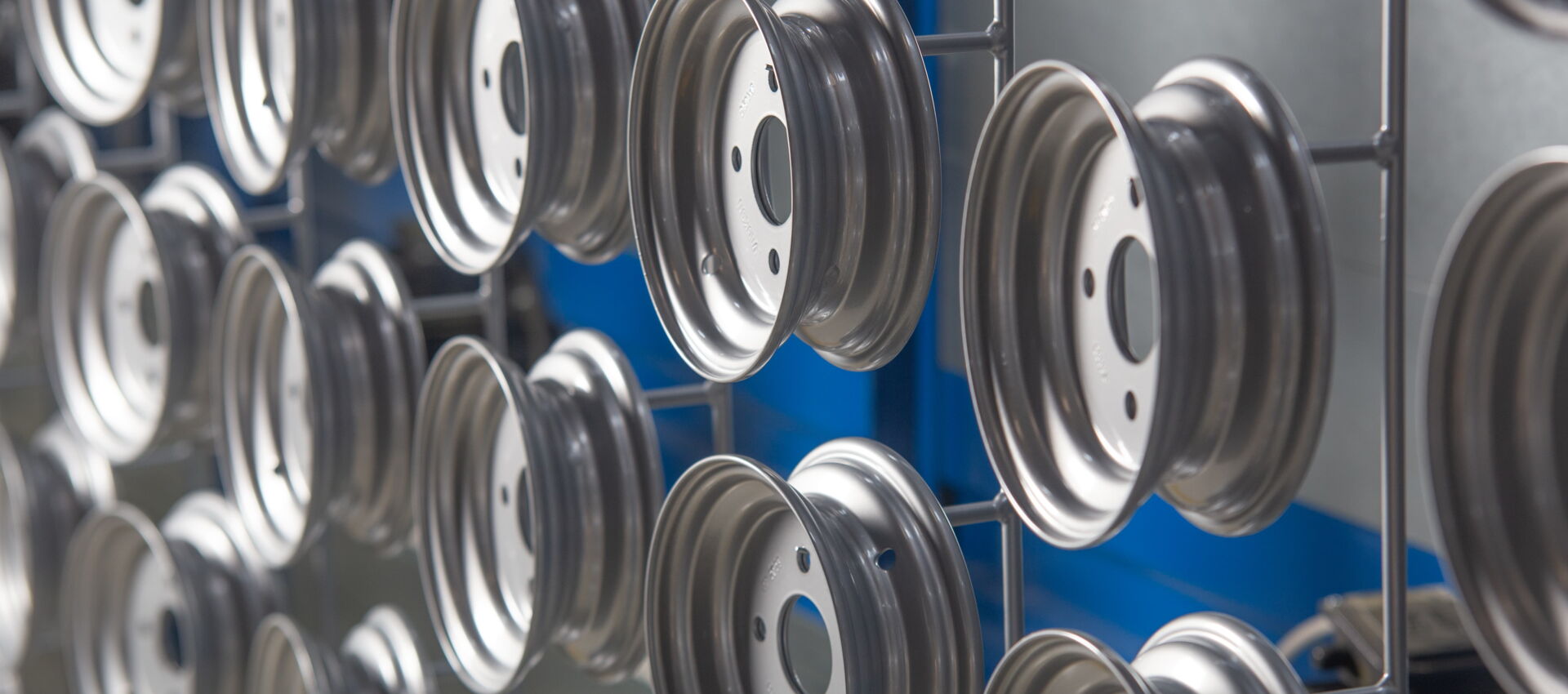 <strong>Steel rims and wheels</strong>, 4 to 16 inch